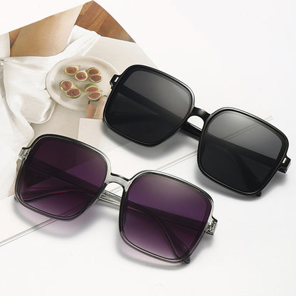 Chic Oversized Square Sunglasses - Trendy Frame, UV Protection, Fashionable